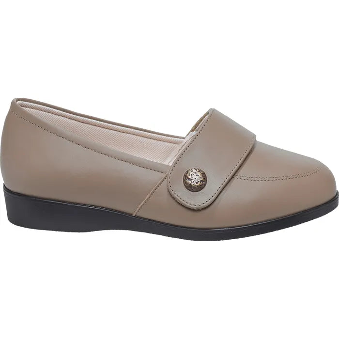 Carmen. A dressy shoe with a secret!