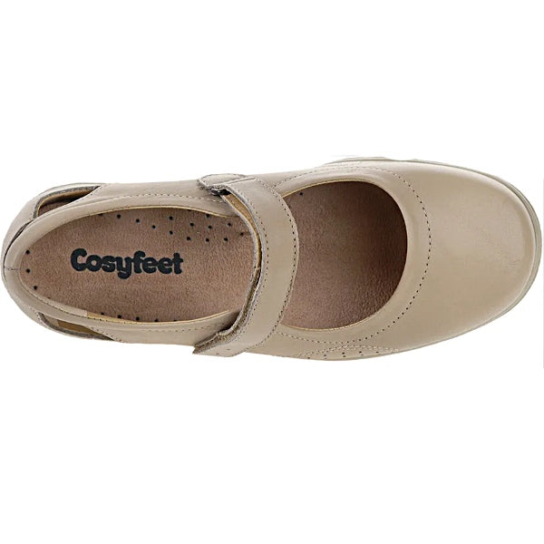 Made from soft leather, it’s very accommodating
