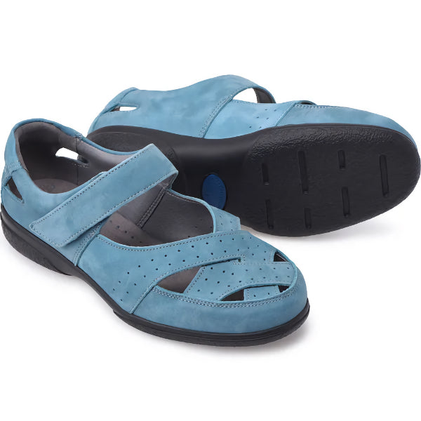 Soft, padded collar for cushioned comfort