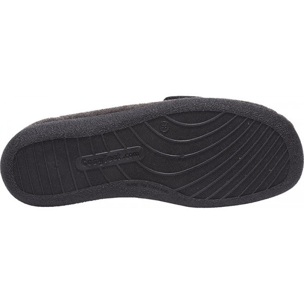 more space for swollen or problem toes.