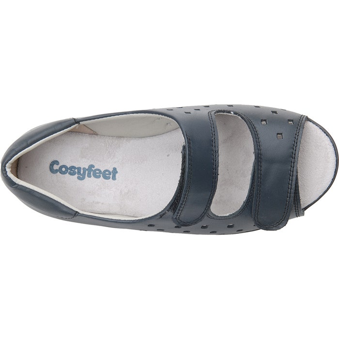 Flexible fit for minor to very swollen feet