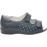 comfortably fits a range of swelling