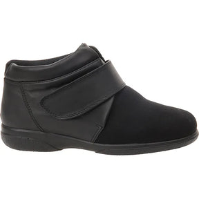 Julia. Black. A stylish boot with lots of stretch